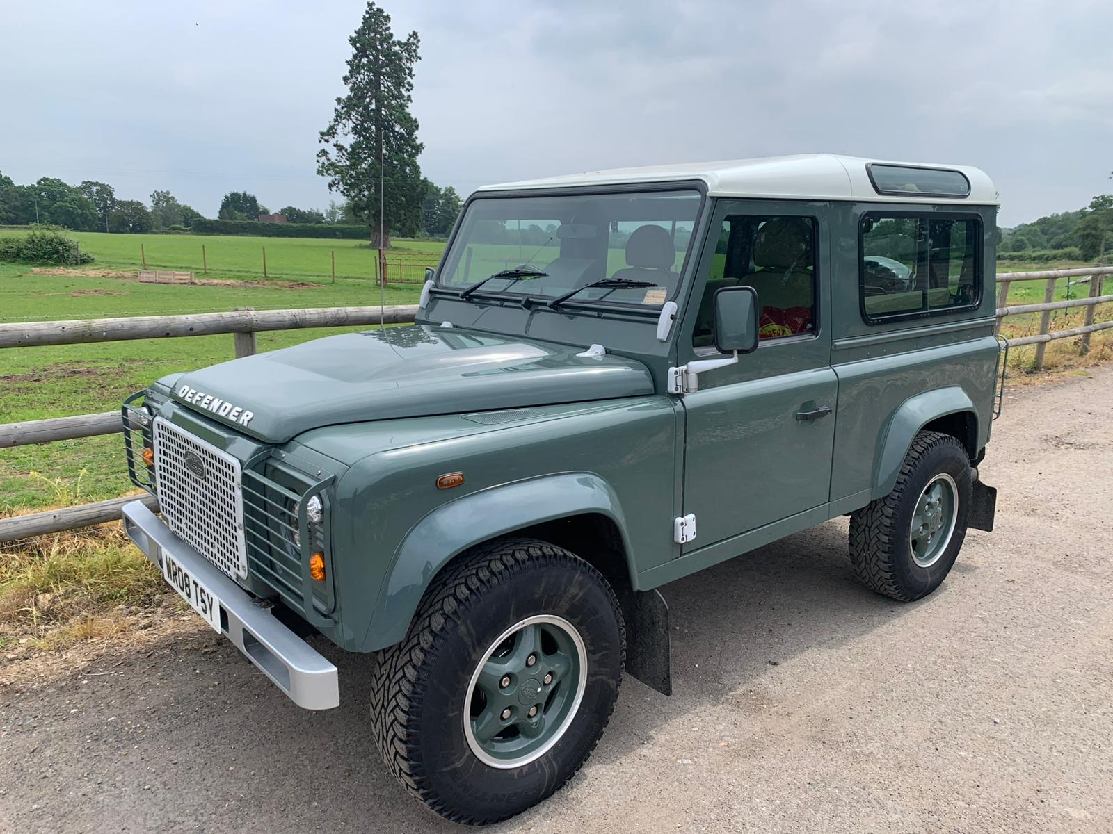 2008-Land-Rover-Defender-90-county-station-wagon-5