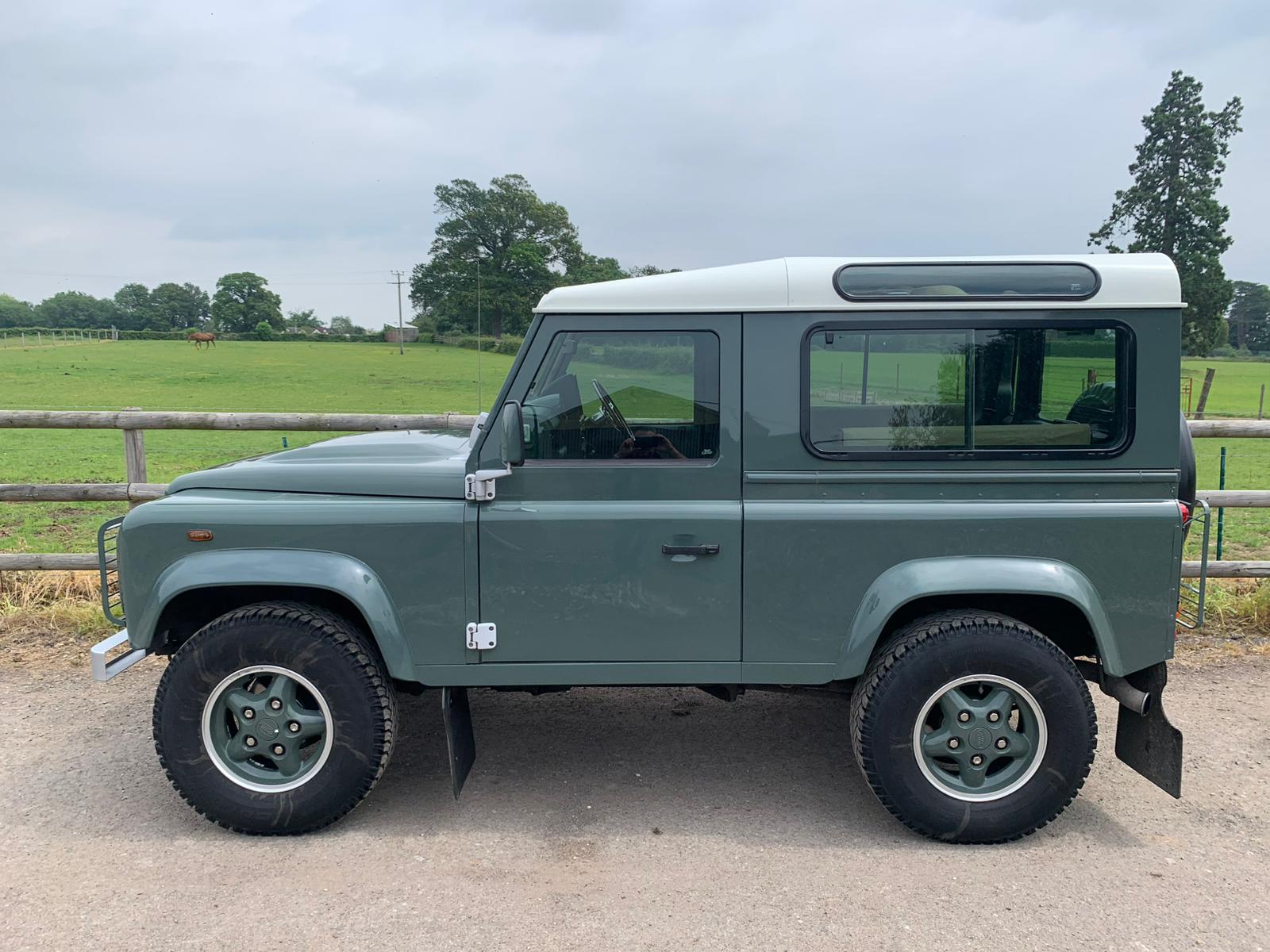 2008-Land-Rover-Defender-90-county-station-wagon-6