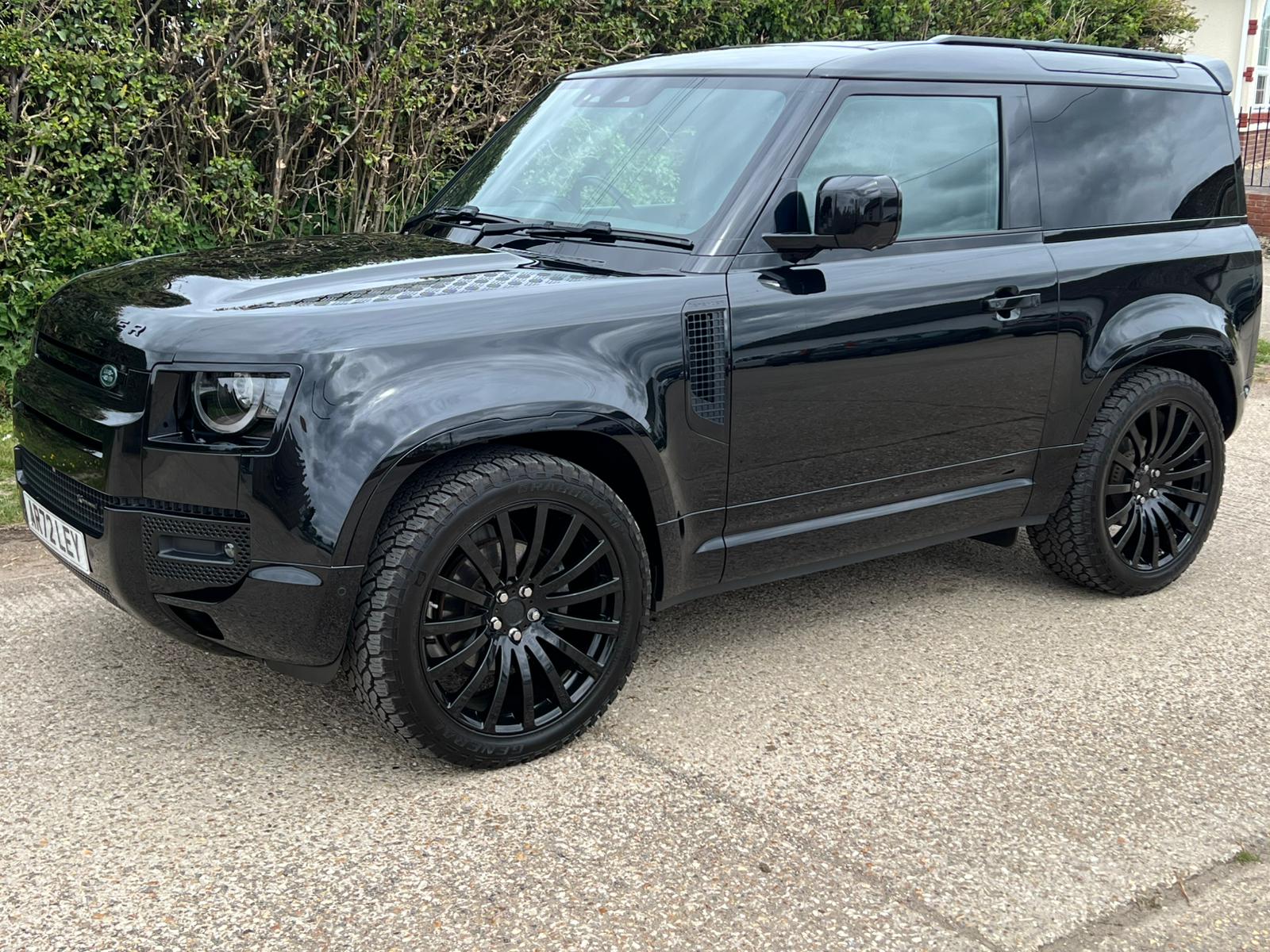 Land-Rover-Defender-90-X-Dynamic-HSE-D2502