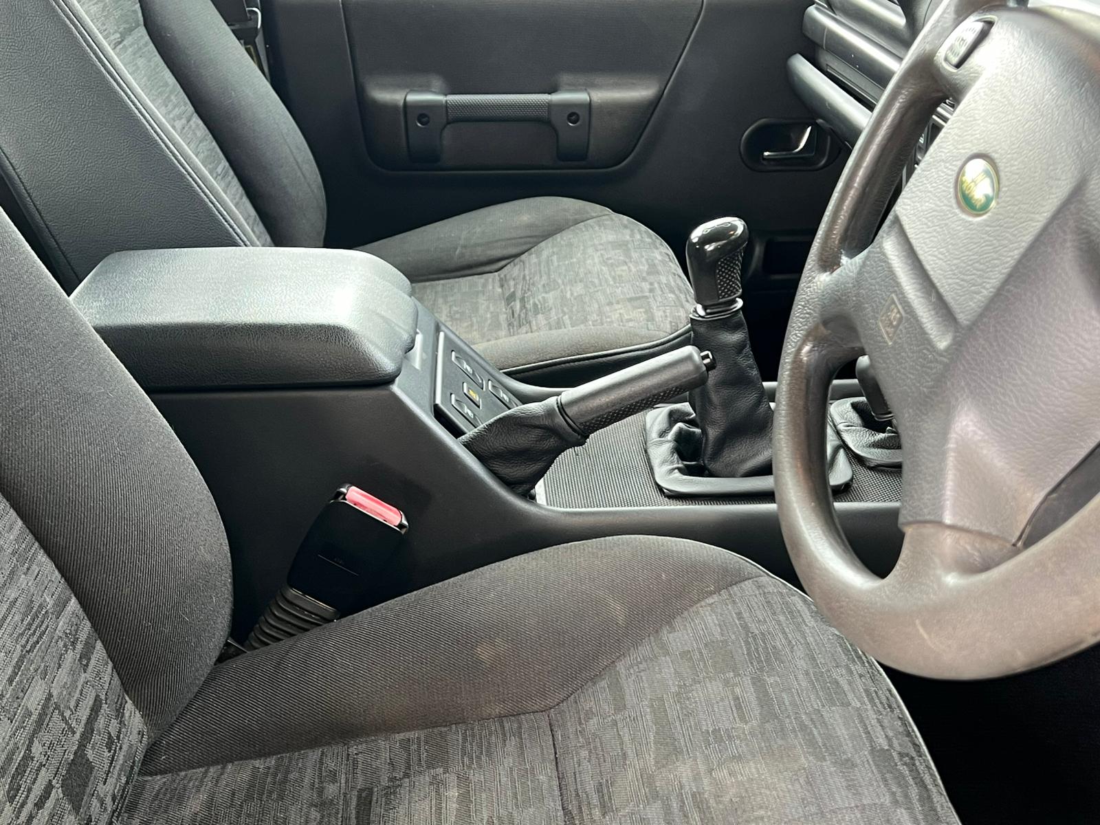 Land-Rover-Discovery-2-TD5-manual-4