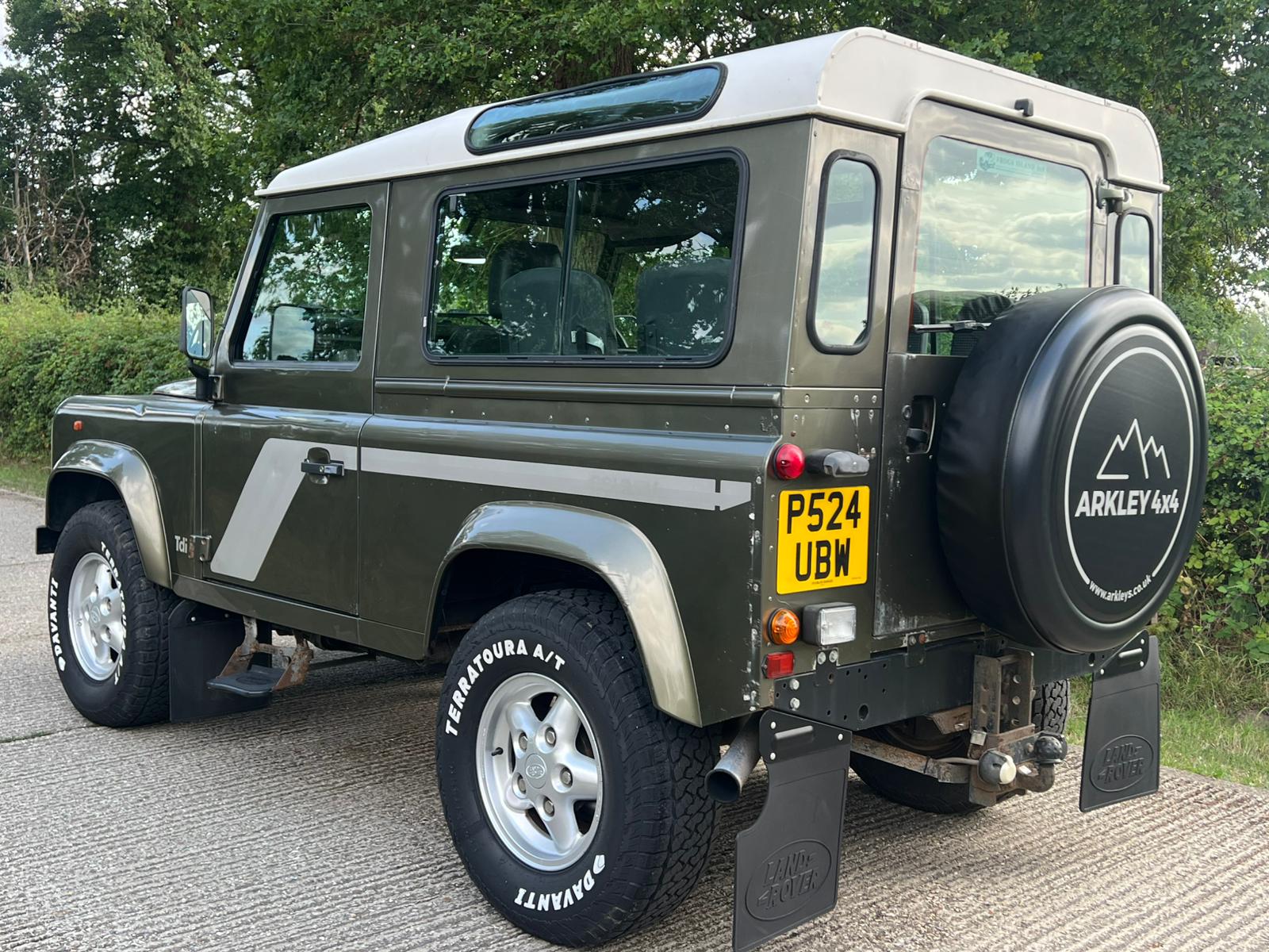Land Rover Defender 90 300 Tdi County Station Wagon-8
